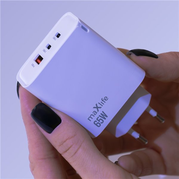 Maxlife MXTC-09-65ACC GaN PD QC charger 2x USB-C 1x USB 65W white