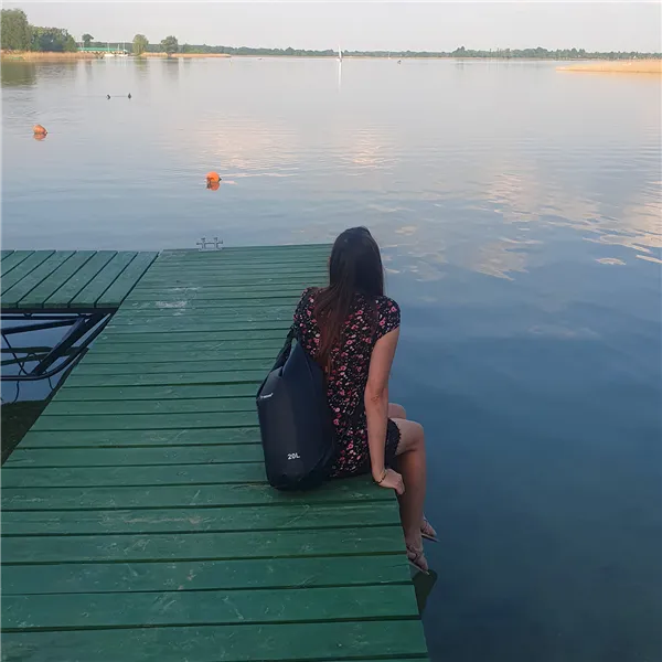 Ūdensnecaurlaidīga soma 20L melna 23566