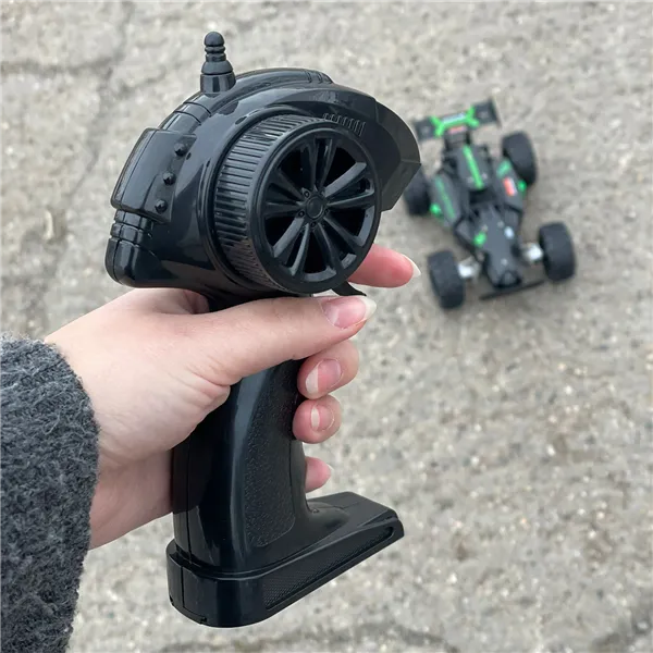 Tālvadības apvidus auto Kruzzel 24819