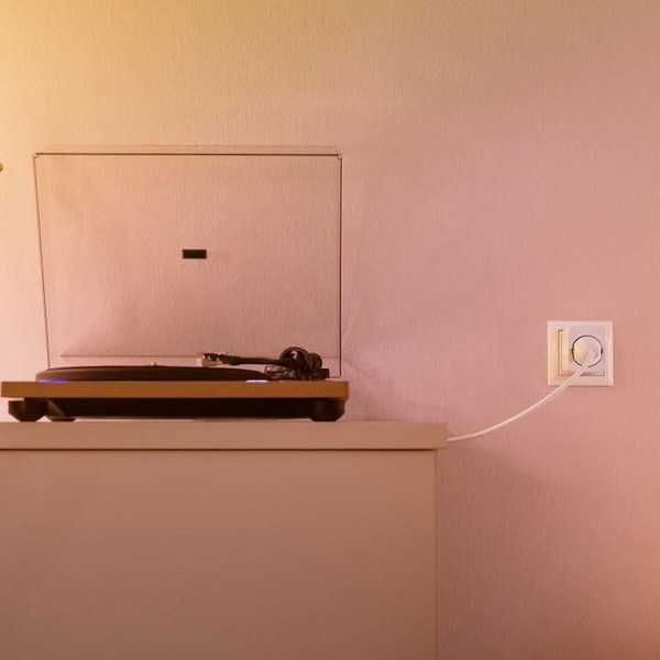 Умная розетка Wiz Wi-Fi 10 A