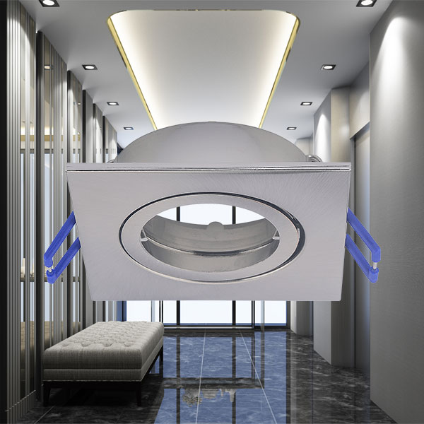 BRY-MITTO-AR-SQR-NCK-SPOTLIGHT