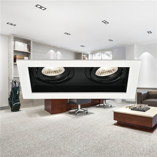 BRY-BETA-A-SQR-2D-WHT-BLC-SPOTLIGHT