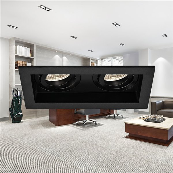 BRY-BETA-A-SQR-2D-BLC-BLC-SPOTLIGHT