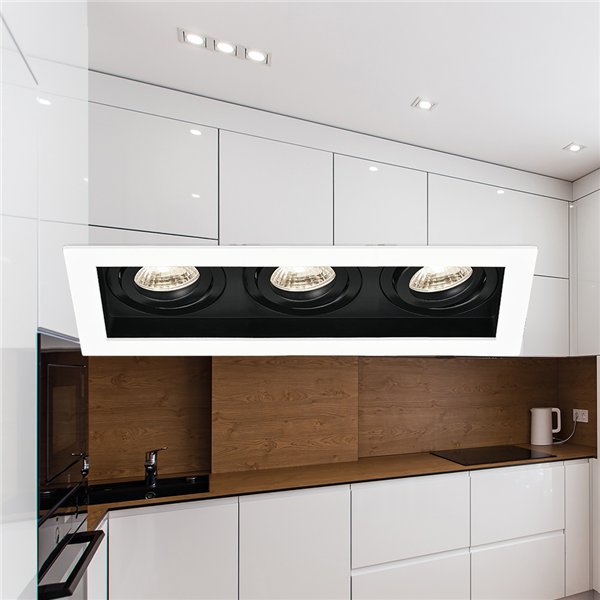 BRY-BETA-A-SQR-3D-WHT-BLC-SPOTLIGHT