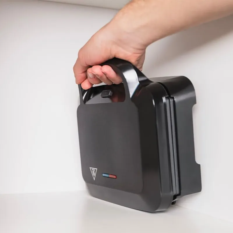 Sandwich Maker UFESA Black 750 W