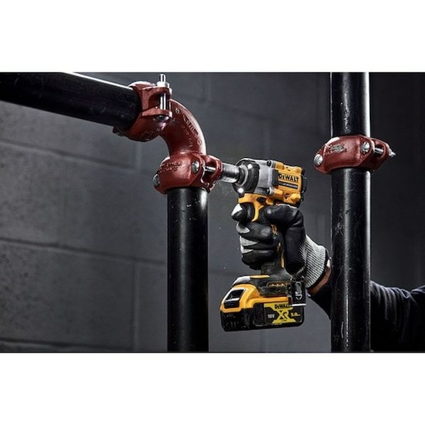 Ударный гайковерт Dewalt DCF922P2T-QW