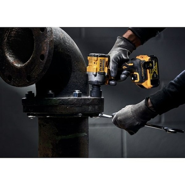 Ударный гайковерт Dewalt DCF922P2T-QW