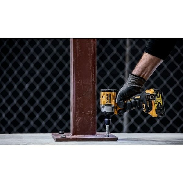 Ударный гайковерт Dewalt DCF922P2T-QW