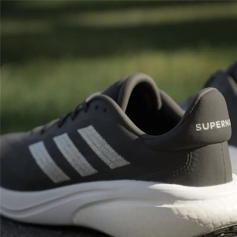 Беговые кроссовки для взрослых Adidas Supernova 3 Чёрный