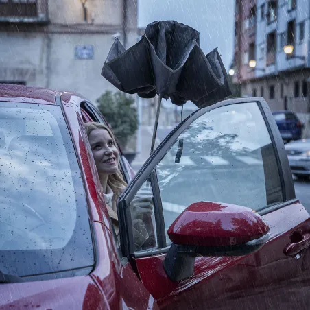 Reversās Aizvēršanas Salokāms Lietussargs ar LE | Pirkt tiešsaistē — Megaluks