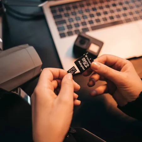 Micro SD Memory Card with Adaptor Verbatim 44082 32 GB