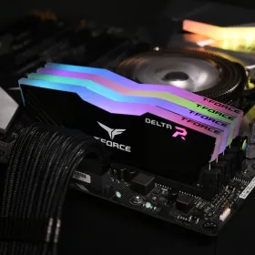 RAM-muisti Team Group TF3D416G3600HC18JDC01 8 GB 16 GB DDR4 3600 MHz CL18
