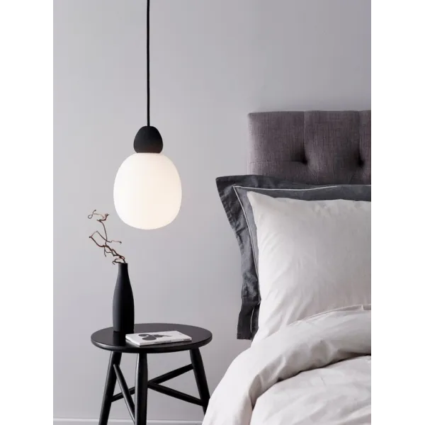 Buddy pendant D184 black structure/opal glass E14