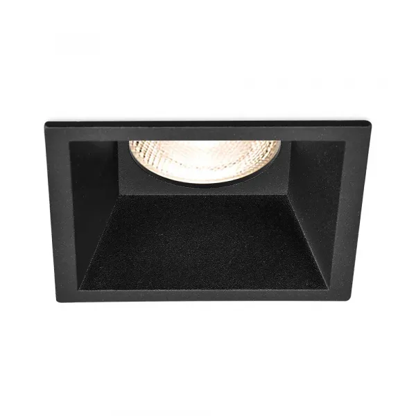 BRY-TETRA-CF-SQR-BLC-SPOTLIGHT