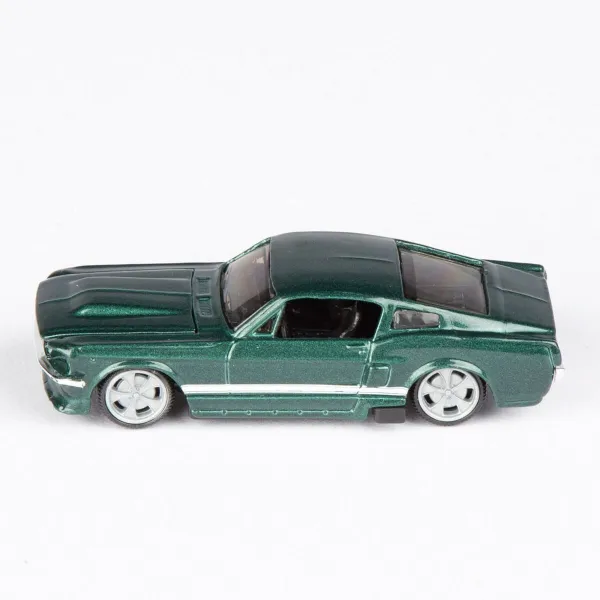 Setti 5 autoa Bburago 1:64 (12 osaa)