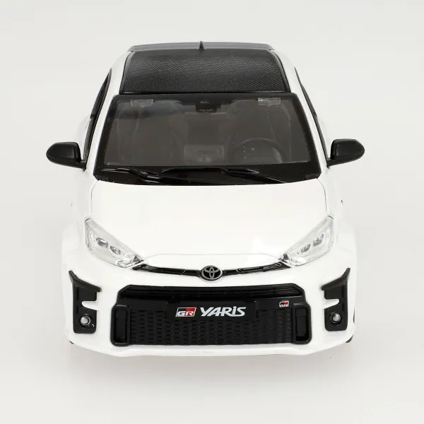 Automobilis Toyota 1:24 (4 gb.)