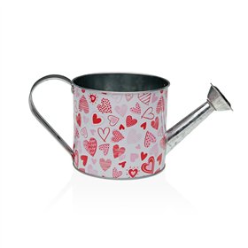 Watering Can Versa Red Hearts